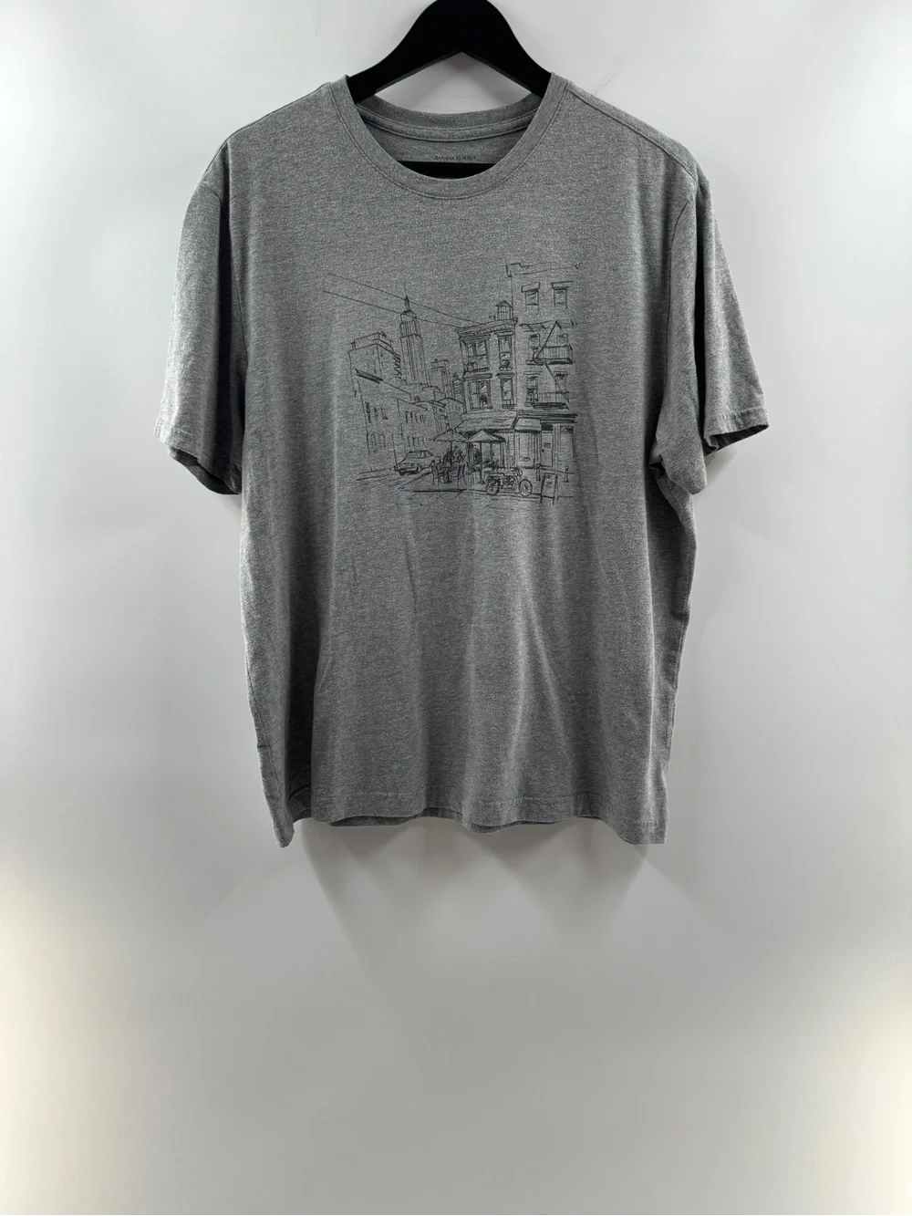 Banana Republic Premium Wash Grey Graphic T-Shirt – Men’s Large